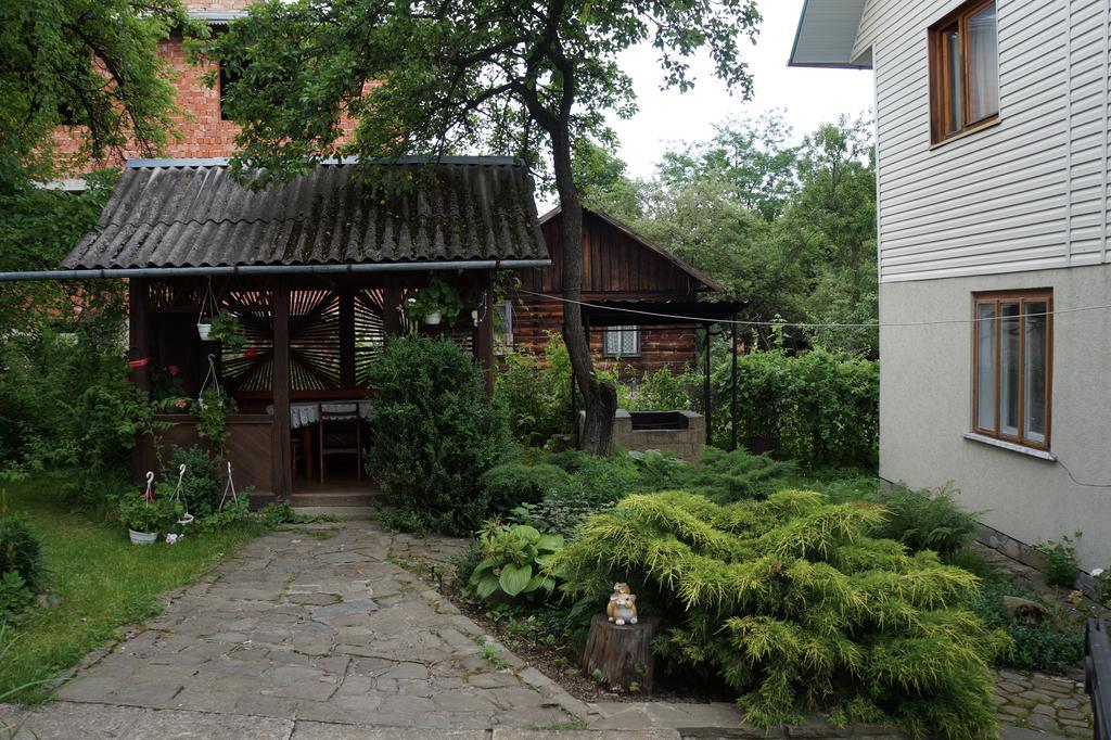 At Starunchakiv Family Hotel Iaremcea Exterior foto